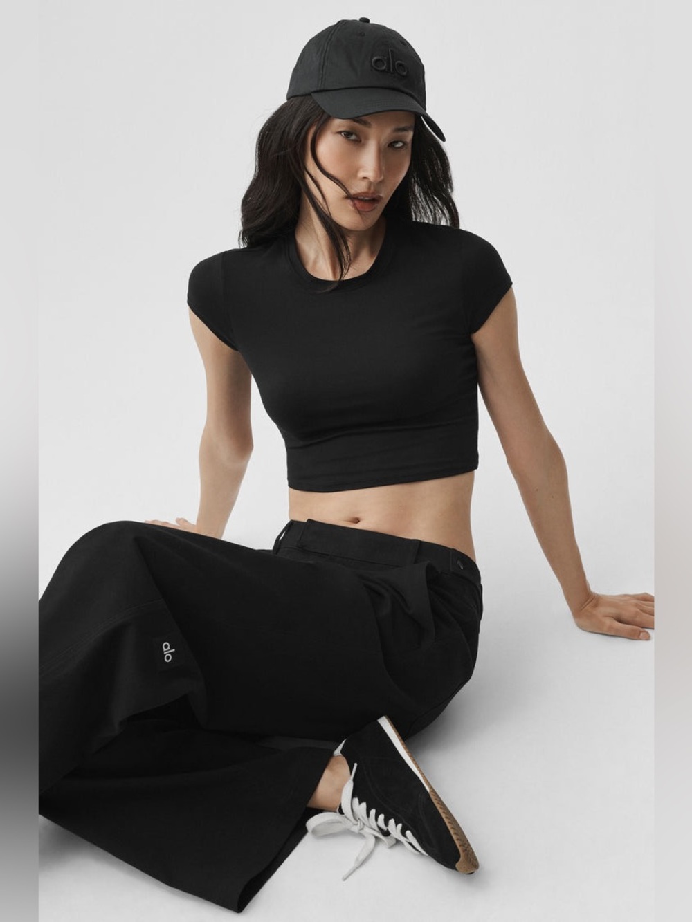 Alo Yoga Alosoft Crop Finesse Short Sleeve Top – Black, Size Medium